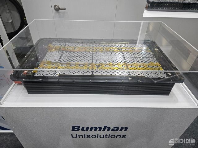 에쓰오일의 액침냉각유 ‘e-쿨링 솔루션’이 적용된 ESS용 배터리. ⓒ투데이신문