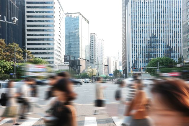 사람들이 분주하게 움직이는 이미지. [사진제공=게티이미지뱅크]