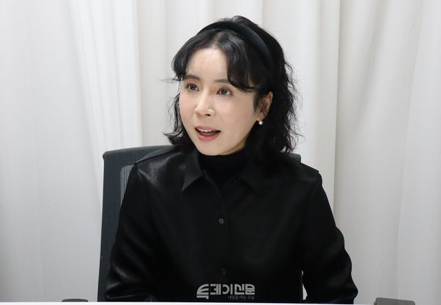 <한국, 한국인>의 공동 저자인 김도영 한국영상대 교수가 투데이신문과 인터뷰하고 있다.&nbsp;©투데이신문