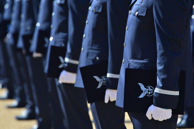 졸업·학위 수여식에 참석한 공군 장교의 모습. [사진제공=뉴시스]<br>