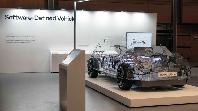 현대자동차그룹이 지난해 3월 서울 삼성동 코엑스에서 열린 개발자 컨퍼런스 ‘플레오스 25’에서 공개한 전장 시스템 통합 구조 ‘E&E 아키텍처’. [사진=현대자동차그룹]