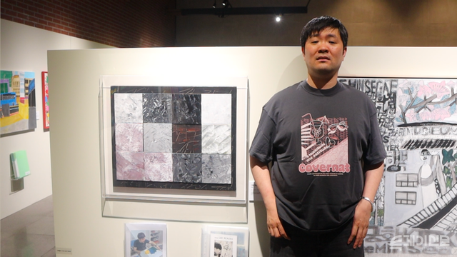 김범중 작가가 자신의 작품 ‘그해 겨울’ 앞에서 포즈를 취하고 있다.&nbsp;ⓒ투데이신문