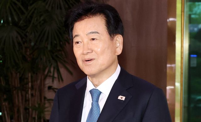 정동영 통일부 장관이 20일 오후 서울 종로구 정부서울청사에서 북한 구성시 핵시설 발언과 관련한 입장을 밝히고 있다. [사진제공=뉴시스]&nbsp;<br>