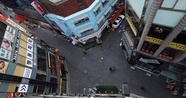 명동의 한 골목 [사진=뉴시스]
