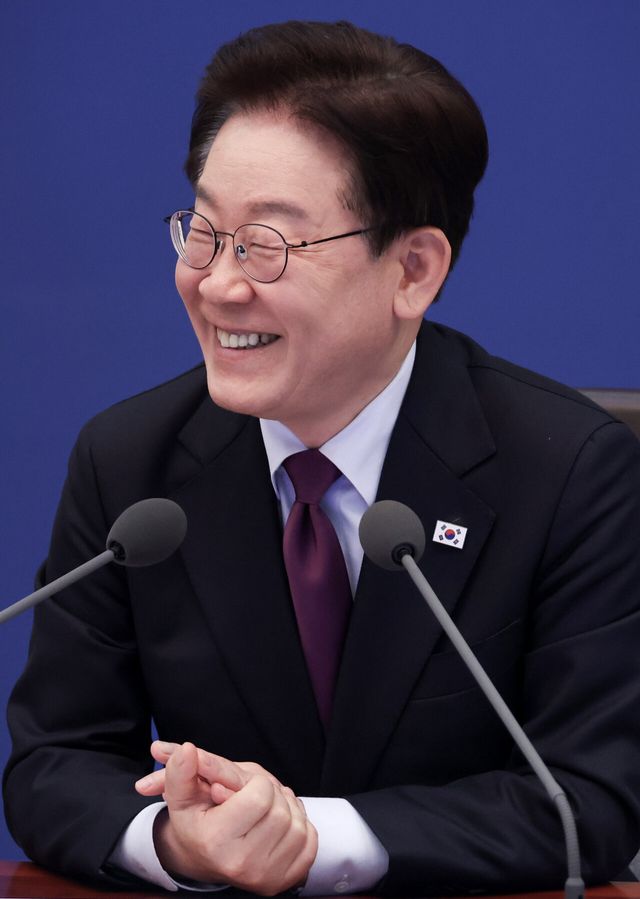 이재명 대통령이 9일 청와대에서 열린 수석보좌관회의에서 발언을 하고 있다. [사진제공=뉴시스]<br>