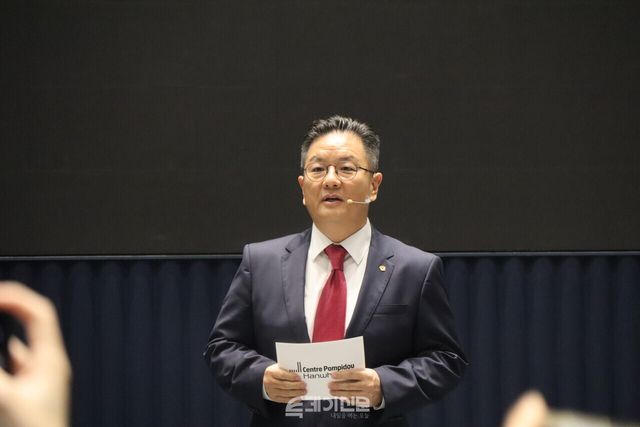 19일 오전 퐁피두센터 개관 기자간담회에 참석한 이성수 한화문화재단 이사장&nbsp;©투데이신문