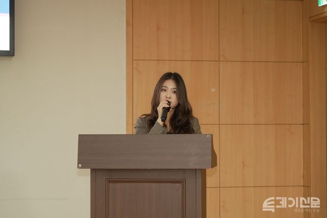 20일 오후 2시 서울 여의도 국회의원회관 제2소회의실에서 열린 제9회 청년플러스포럼에서&nbsp;박시현 서포터즈가&nbsp;청년의 시선으로 본 K-컬처의 새로운 가능성을 주제로 발표를 진행하고 있다.&nbsp;ⓒ투데이신문<br>