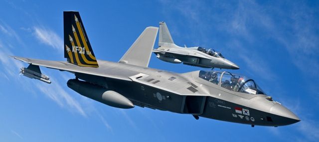 KF-21(앞), FA-50. [사진= KAI]