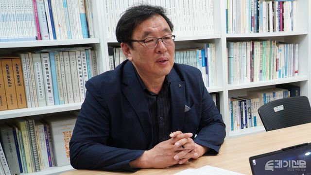 오창익 인권연대 사무국장이 투데이신문과 인터뷰를 하고 있다. ⓒ투데이신문