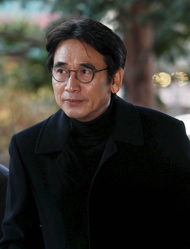 유시민 작가가 지난 2023년 12월 21일 오후 서울 마포구 서울서부지방법원에서 한동훈 법무부 장관에 대한 명예훼손 혐의 항소심 선고기일에 출석하고 있는 모습. [사진제공=뉴시스]<br>