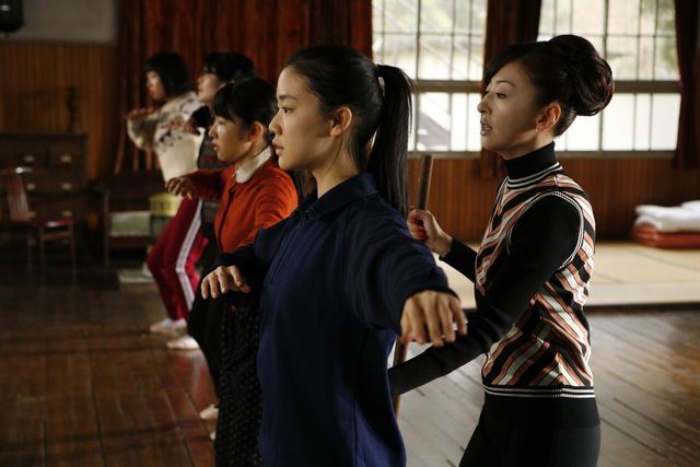 영화 <훌라 걸스> 스틸컷 [사진 제공=그린나래미디어]