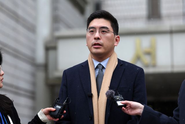 이동재 전 채널A 기자가 지난 2024년 1월 17일 오전 서울 서초구 서울고등법원에서 열린 최강욱 전 의원의 2심 선고공판이 끝난 뒤 입장을 밝히고 있는 모습. [사진제공=뉴시스]