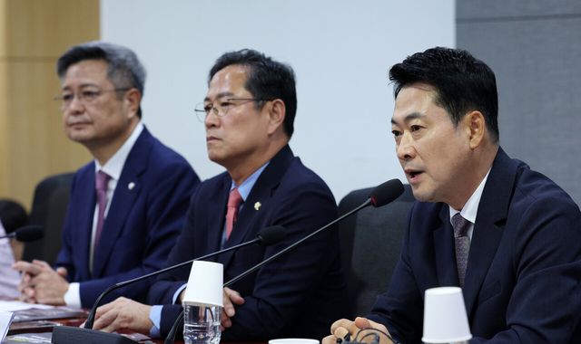 장동혁 국민의힘 대표가 지난 21일 서울 여의도 국회 의원회관에서 개죄된 '우리 주식시장, 이대로 괜찮은가?: 롤러코스터 삼전닉스 레버리지 ETF' 세미나에서 발언하고 있다. [사진제공=뉴시스]&nbsp;<br>