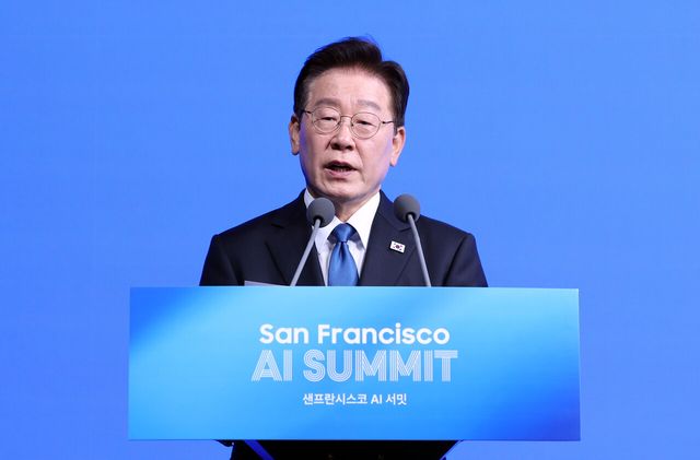 이재명 대통령이 24일(현지 시간) 미국 샌프란시스코 더 미드웨이에서 개최된 ‘샌프란시스코 AI 서밋’에 참석해 있다. [사진제공=뉴시스]