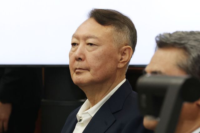 윤석열 전 대통령이 지난해 9월 26일 서울 서초구 서울중앙지법에서 열린 특수공무집행방해, 직권남용 권리행사방해 등 혐의 사건 첫 공판에 출석해 있는 모습. [사진제공=뉴시스]&nbsp;