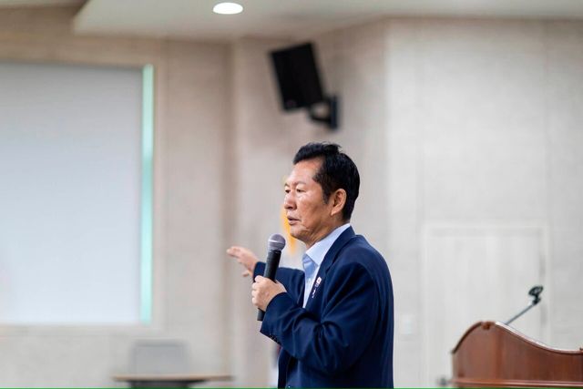 정청래 더불어민주당 당대표 후보가 11일 전남광주 광주교육대학교에서 전남광주어린이집연합회 초청강연을 하고 있는 모습. [사진제공=뉴시스]&nbsp;<br>