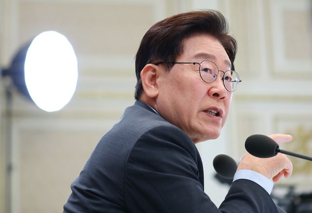 이재명 대통령이 지난 4일 청와대 영빈관에서 열린 고용노동부, 중기부, 공정위에 대한 부처 업무보고에서 발언하고 있다. [사진제공=청와대통신사진기자단/뉴시스]&nbsp;<br>