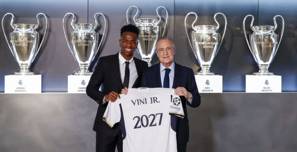 비니시우스 주니오르(왼쪽). 레알마드리드 공식 홈페이지 캡처