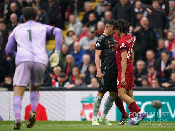 그라니트 자카(왼쪽, 아스널), 트렌트알렉산더아놀드(리버풀). 게티이미지코리아