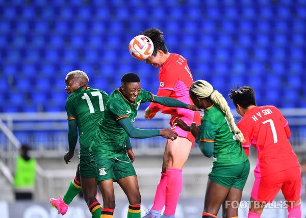 박은선(가운데, 한국 여자 축구대표팀). 서형권 기자