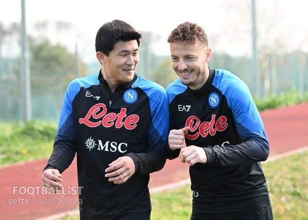 김민재(왼쪽)와 아미르 라흐마니(이상 나폴리). 게티이미지코리아