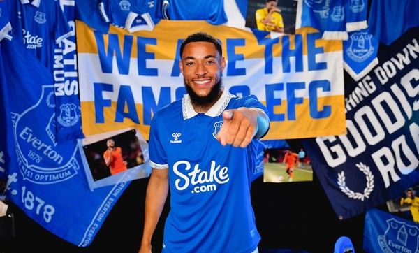 아르나우트 단주마(에버턴). 에버턴 트위터 캡처