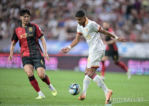 기성용(왼쪽, FC서울), 오베르단(오른쪽, 포항스틸러스). 서형권 기자