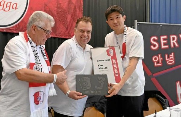 구단 팬클럽 방문 행사에 참여한 김민재(바이에른뮌헨). '아우크스부르거 알게마이네' 캡처