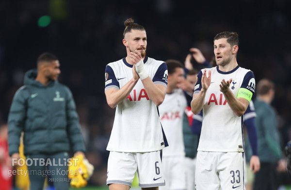 라두 드라구신(왼쪽), 벤 데이비스(이상 토트넘홋스퍼). 게티이미지코리아