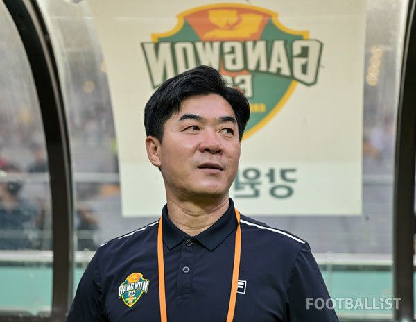 윤정환 감독(강원FC). 서형권 기자