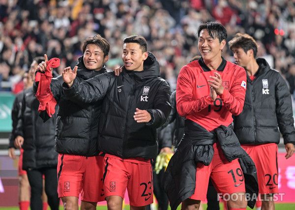 김진수, 김태환, 김영권(왼쪽부터), 이상 남자 축구대표팀. 서형권 기자