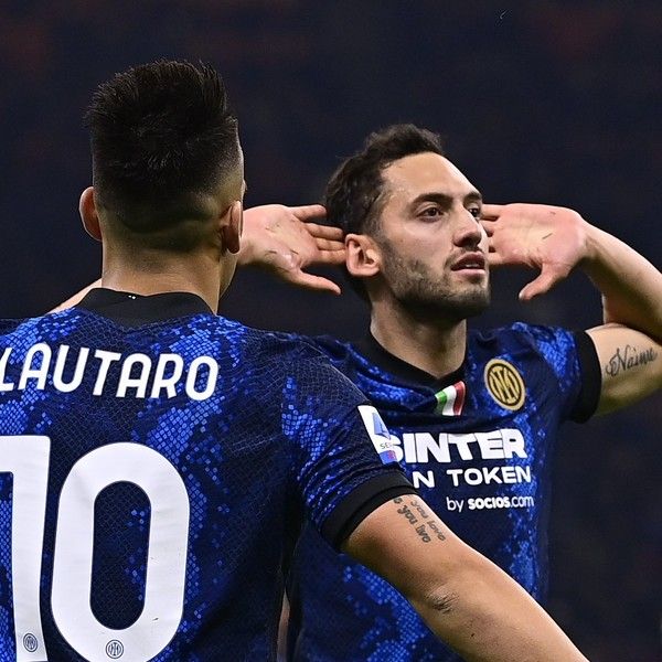 하칸 찰하놀루(인테르밀란). 인테르밀란 공식 소셜미디어 캡쳐