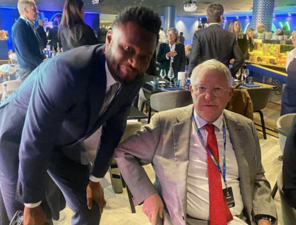 존 오비 미켈(왼쪽), 알렉스 퍼거슨 감독(오른쪽). 토크스포츠 캡처