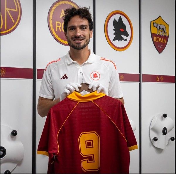 마츠 후멜스(AS로마). AS로마 X 캡처