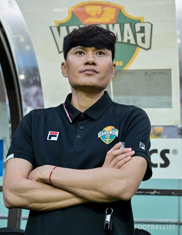 정경호 당시 감독대행(강원FC). 서형권 기자