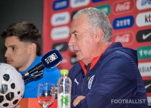 구스타보 알파로 파라과이 감독. 서형권 기자