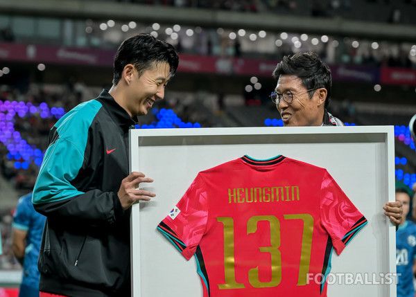 손흥민(왼쪽), 차범근 전 감독(오른쪽). 서형권 기자