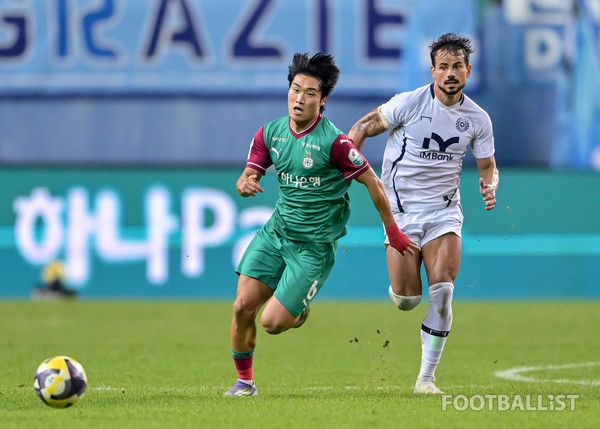 강윤성(왼쪽, 대전 하나), 세징야(오른쪽, 대구FC). 서형권 기자