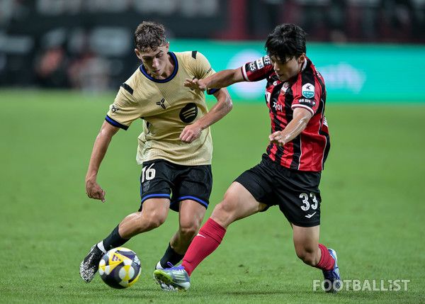 페르민 로페스(왼쪽, FC바르셀로나), 배현서(오른쪽, FC서울). 서형권 기자