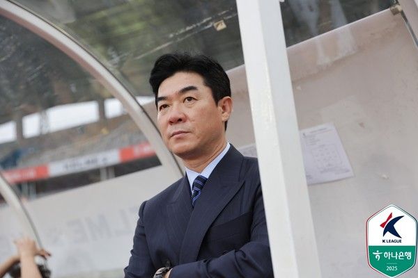 윤정환 인천유나이티드 감독. 한국프로축구연맹 제공
