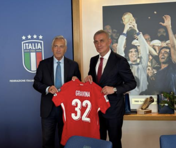 이브라힘 하시오스마노글루 회장(오른쪽).&nbsp;튀르키예 축구협회 캡처