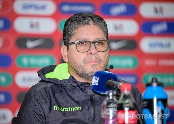 오스카르 비예가스 볼리비아 감독. 서형권 기자