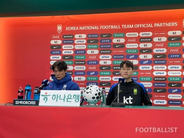 홍명보 감독(왼쪽), 이재성(이상 남자 축구대표팀). 김희준 기자