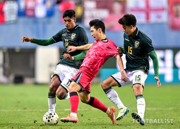 이강인(가운데), 페르난도 나바(왼쪽), 가브리엘 비야밀(오른쪽, 볼리비아). 서형권 기자