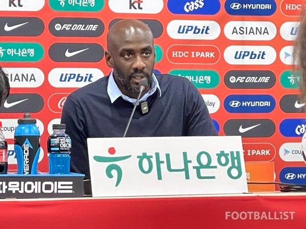 오토 아도 가나 감독. 김희준 기자