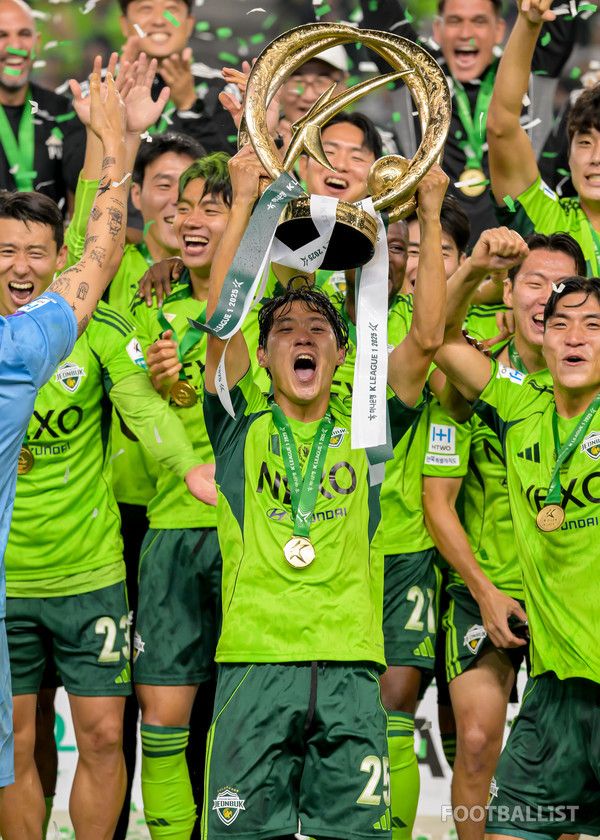 최철순(가운데, 전북 현대). 서형권 기자