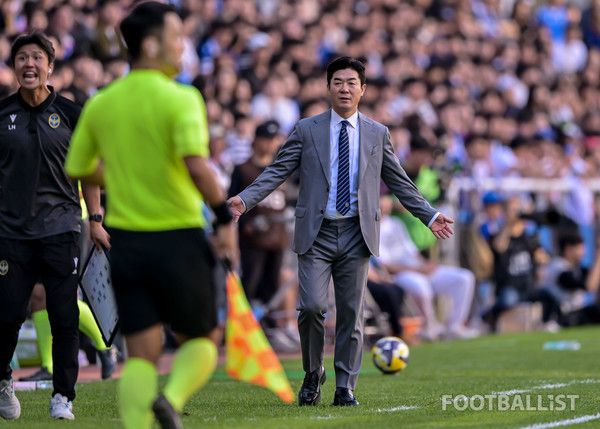 윤정환 감독(오른쪽, 인천 유나이티드). 서형권 기자