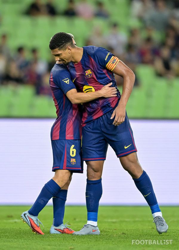 가비(왼쪽), 아라우호(오른쪽, FC바르셀로나). 서형권 기자