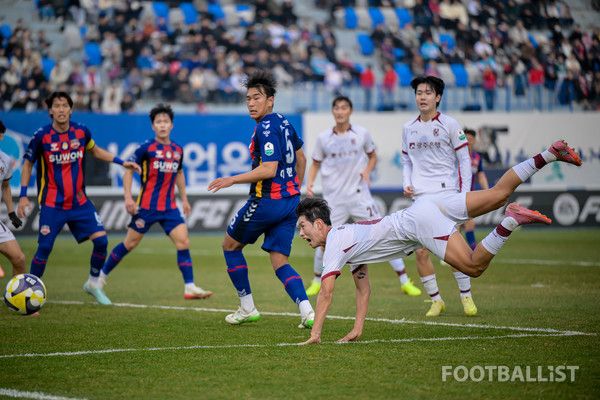 안영규(오른쪽, 광주FC). 서형권 기자