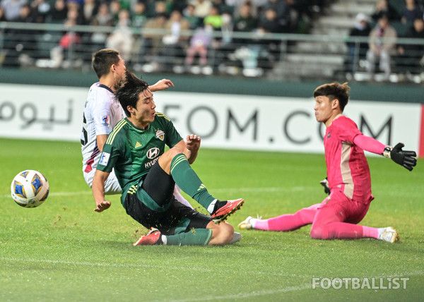 박재용(왼쪽, 전북현대). 서형권 기자